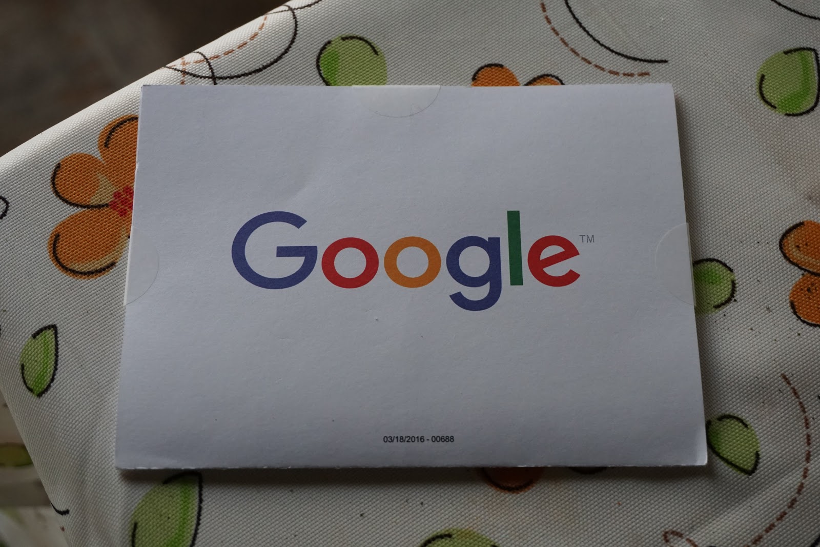 Googleアドセンスの個人識別番号が封入されたGoogleのロゴ入りの封筒