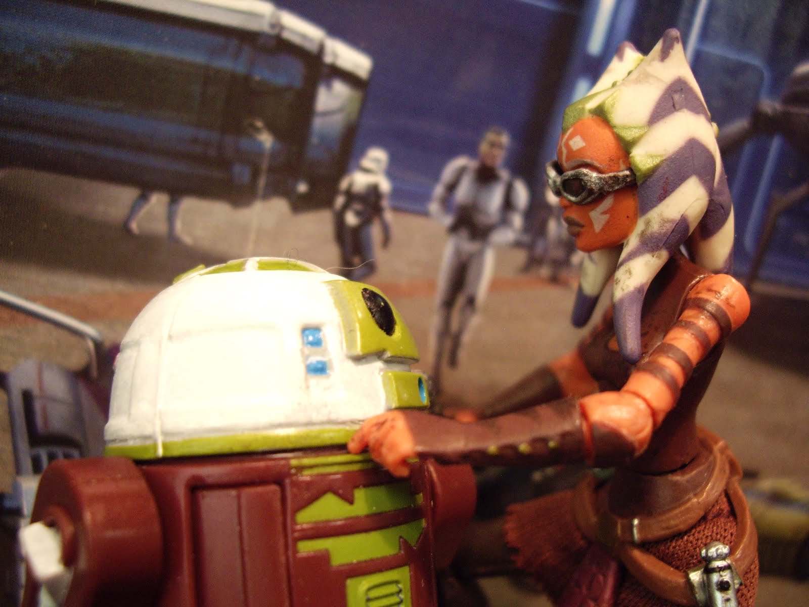 Customs for the Kid Mechanic Ahsoka Tano with R7A7