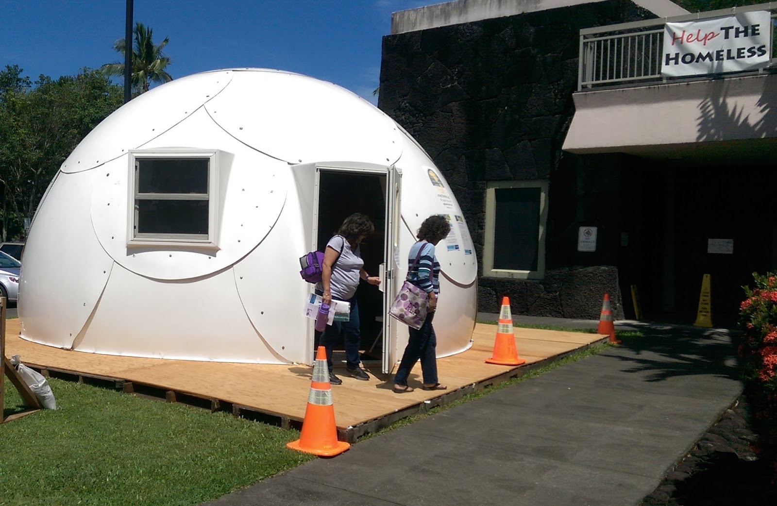 All Hawaii News State mulls homeless problem, Kakaako park suffers