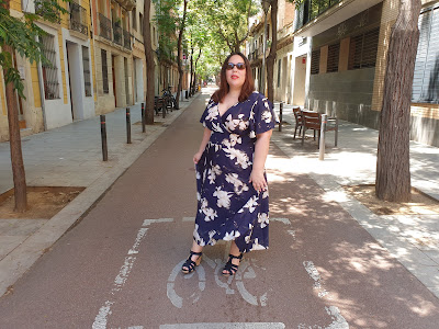 Look con vestido de Shein curve