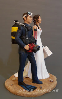 cake topper personalizzato macchina fotografica subacquea bombola idea regalo sposi sub orme magiche 