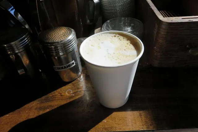 High Line Coffee: Latte at Woodstock General in Manhattan