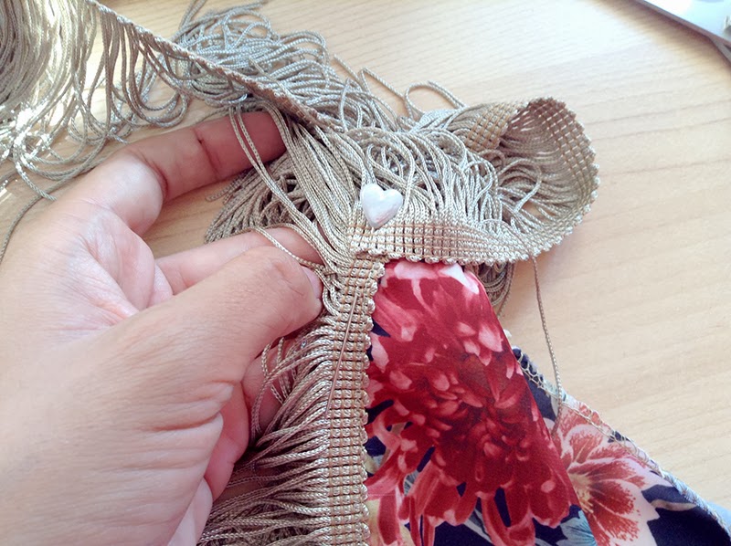 DIY: Pañuelo con flecos  Mi primera máquina de coser