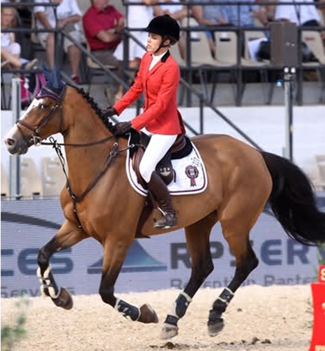 Miss Pony Tail Comment Porter La Veste De Concours Rouge