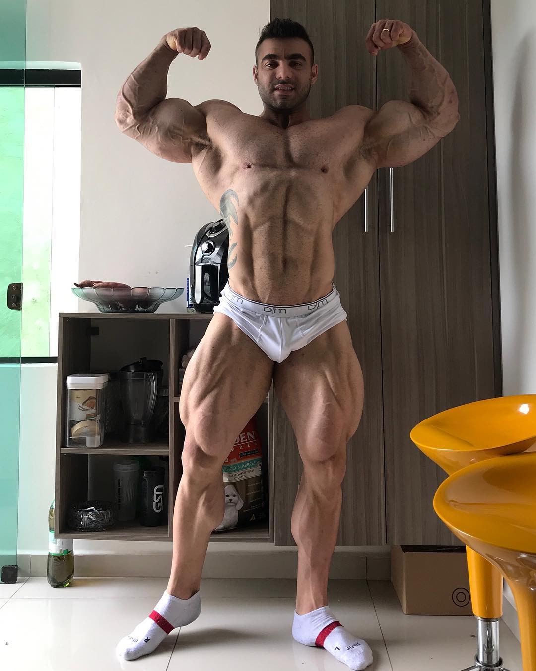 Muscle Lover Brazilian bodybuilding super star IFBB Pro Rafael Brandao