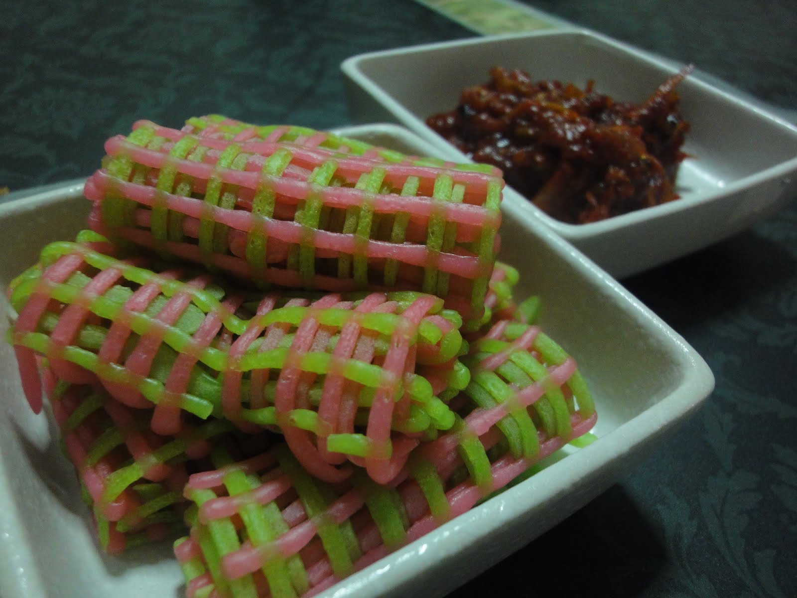 JUICY CAFE: ROTI JALA WARNA WARNI..