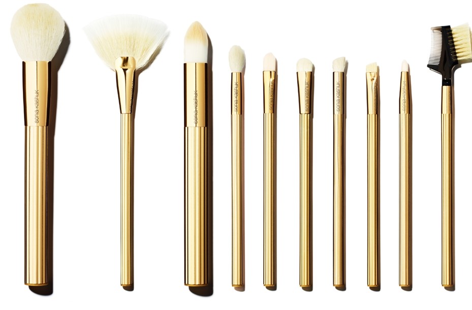 Makeup Artist Starter Kit List a Makeup Artist