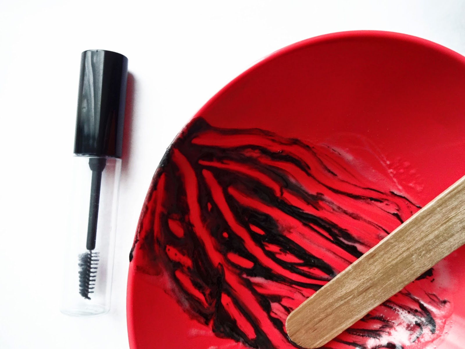 basteln malen Kuchen backen Mascara selber machen