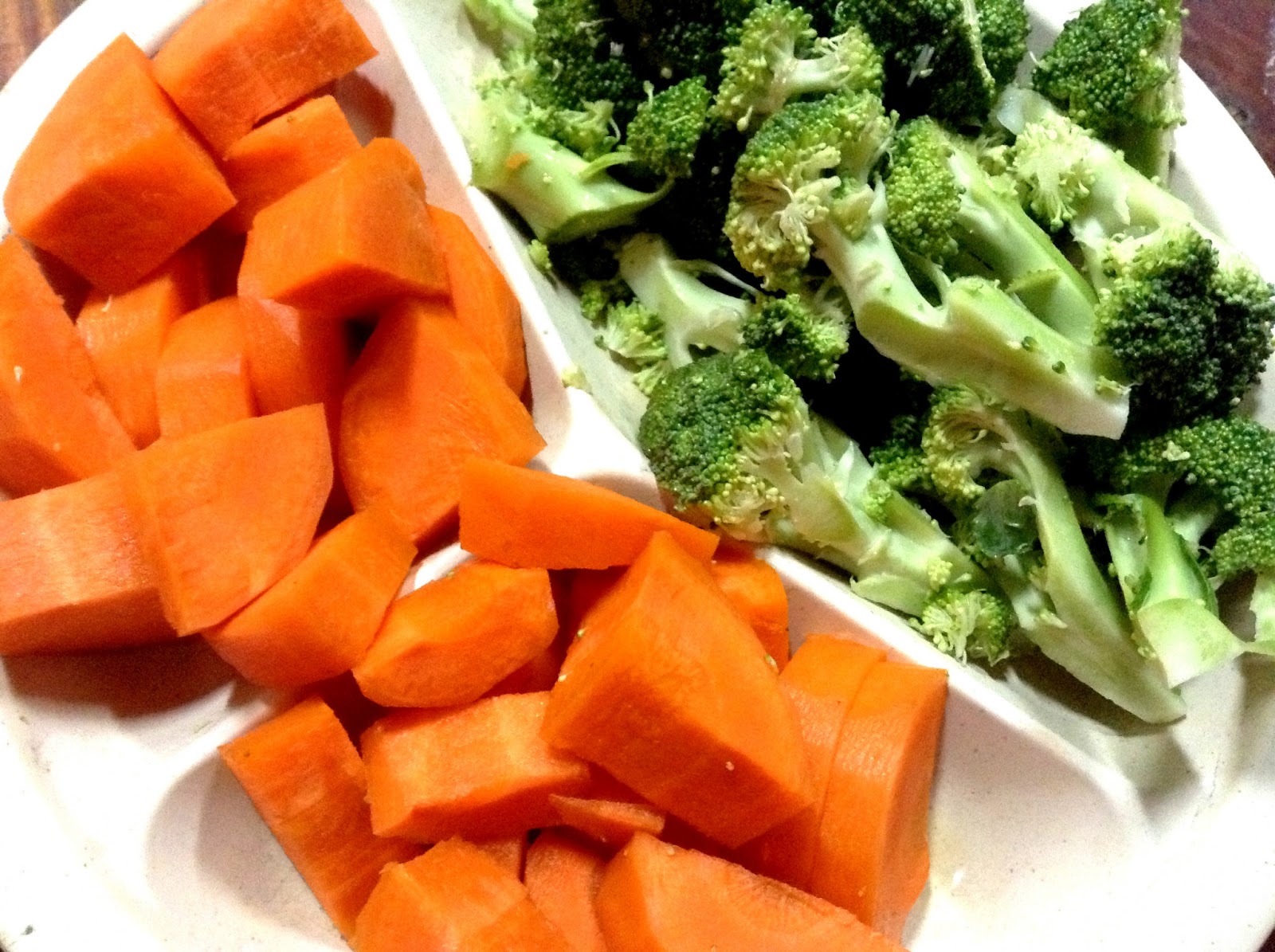 Mommy Explores... Broccoli and Carrot Puree