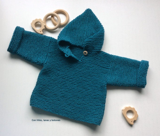 Con hilos, lanas y botones: Jersey con capucha para bebé (patrón gratis)