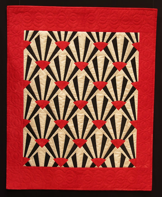 Art Deco style quilt by Josette Schnegg, quilting Paulette Capt