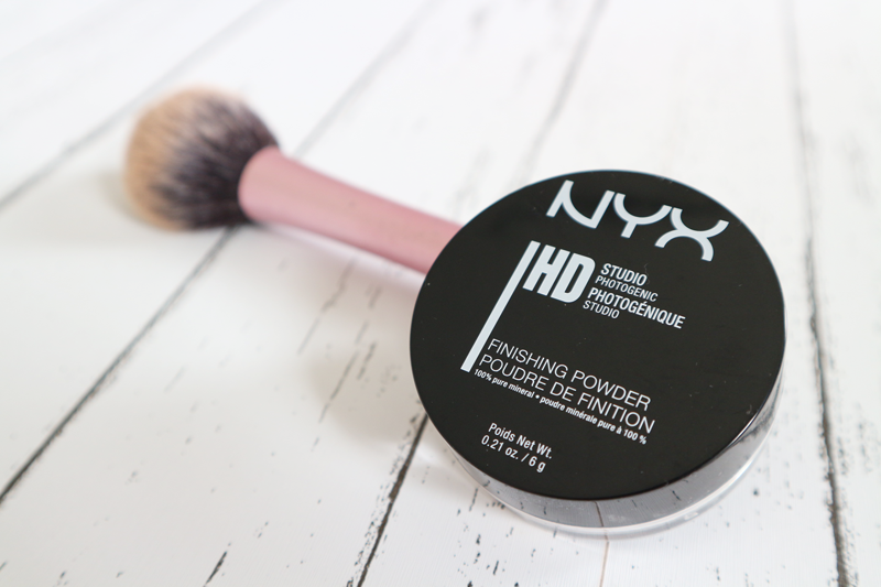 Review NYX Finishing Powder lucycole