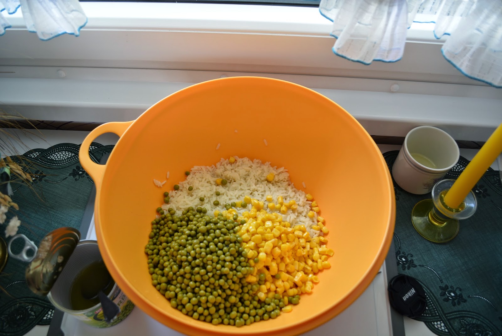 Eine prima Grillbeilage: Reissalat mit Erbsen und Mais