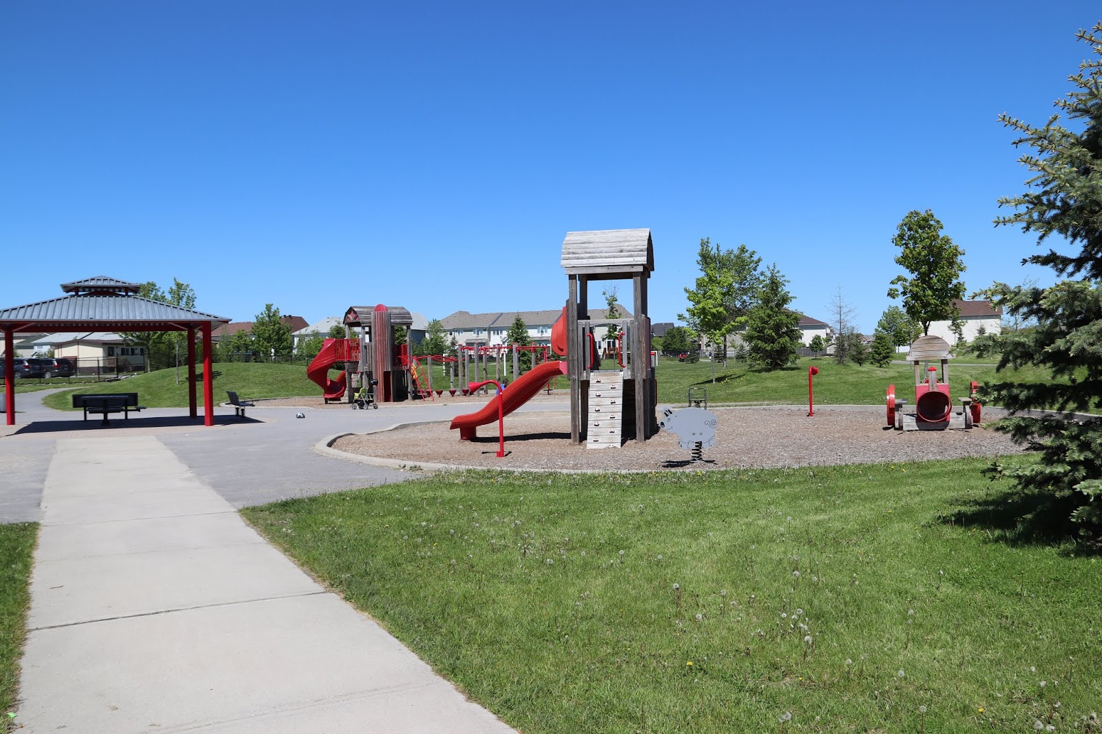Memorials in Ottawa Foot Guards Park