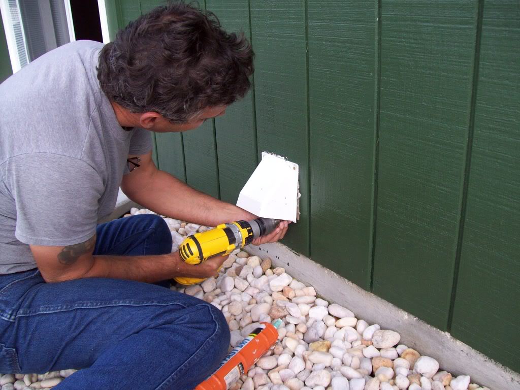 Mike and Lisa's World Chapter 89...Kool Seal For The Metal Roof