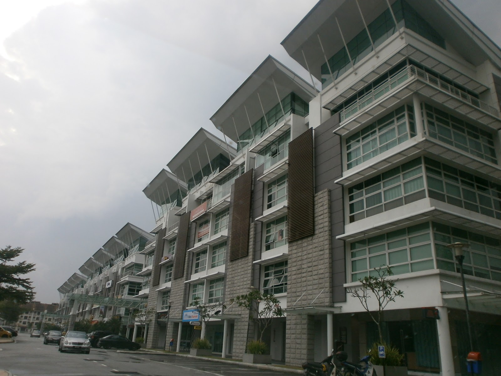 PROPERTIES LAMAN SERI BUSINESS PARK SEC 13 SHAH ALAM