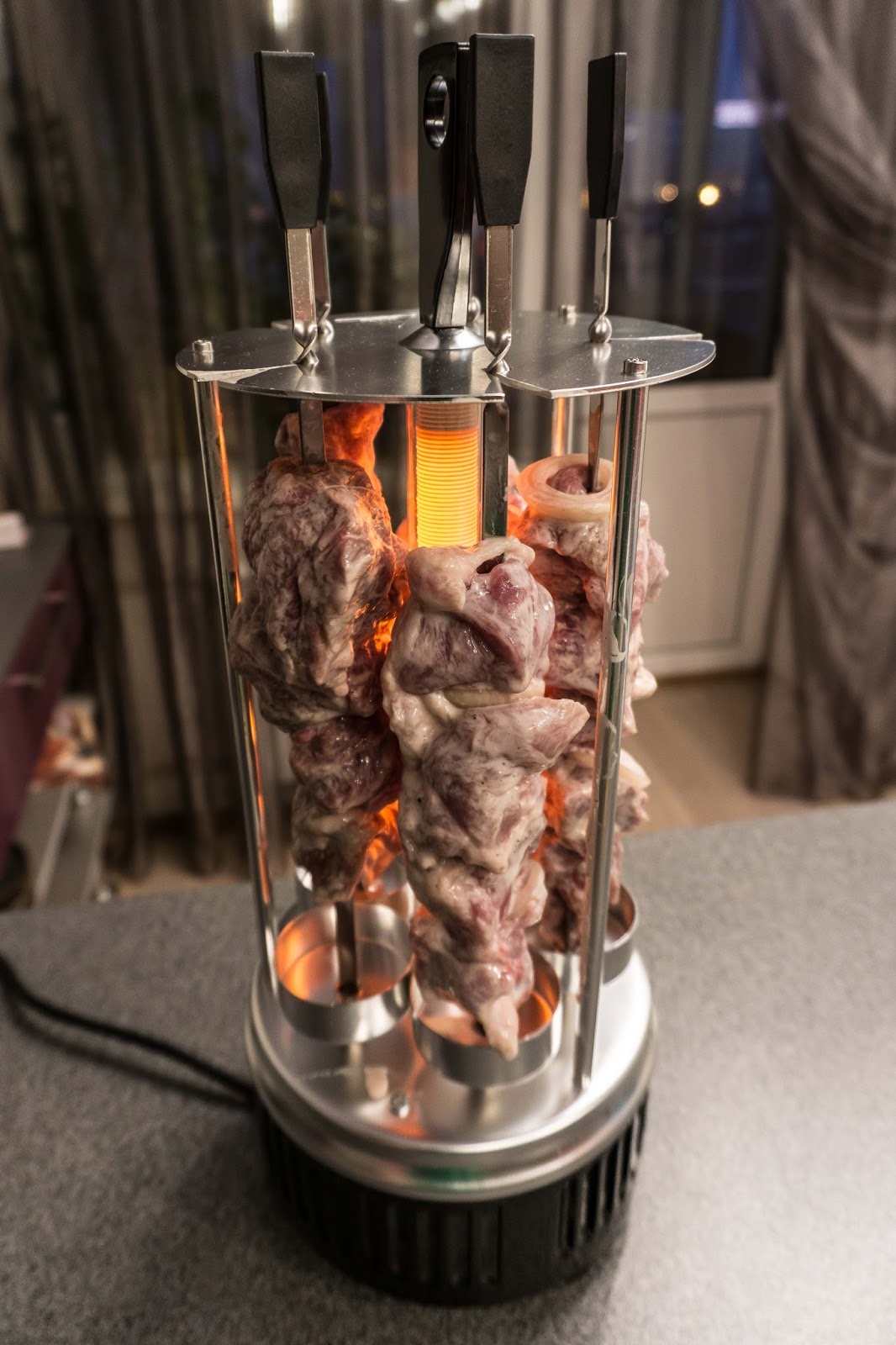 овощи на шашлычнице электрической. домашняя электрошашлычница. электрошашлычница kitfort kt-1404. шашлык электрошашлычница. шашлычница вертикальная редмонд.