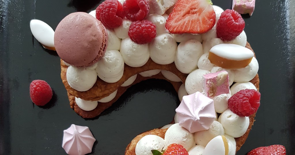 Un joli coup de fourchette... Number cake fruits rouges, comme un