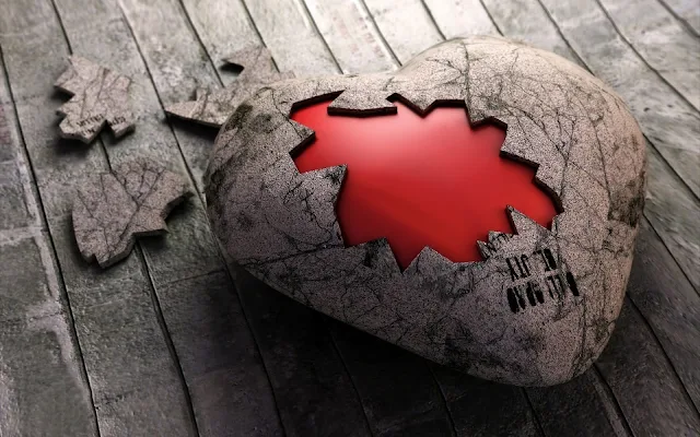 Grote steen in de vorm van een hartje