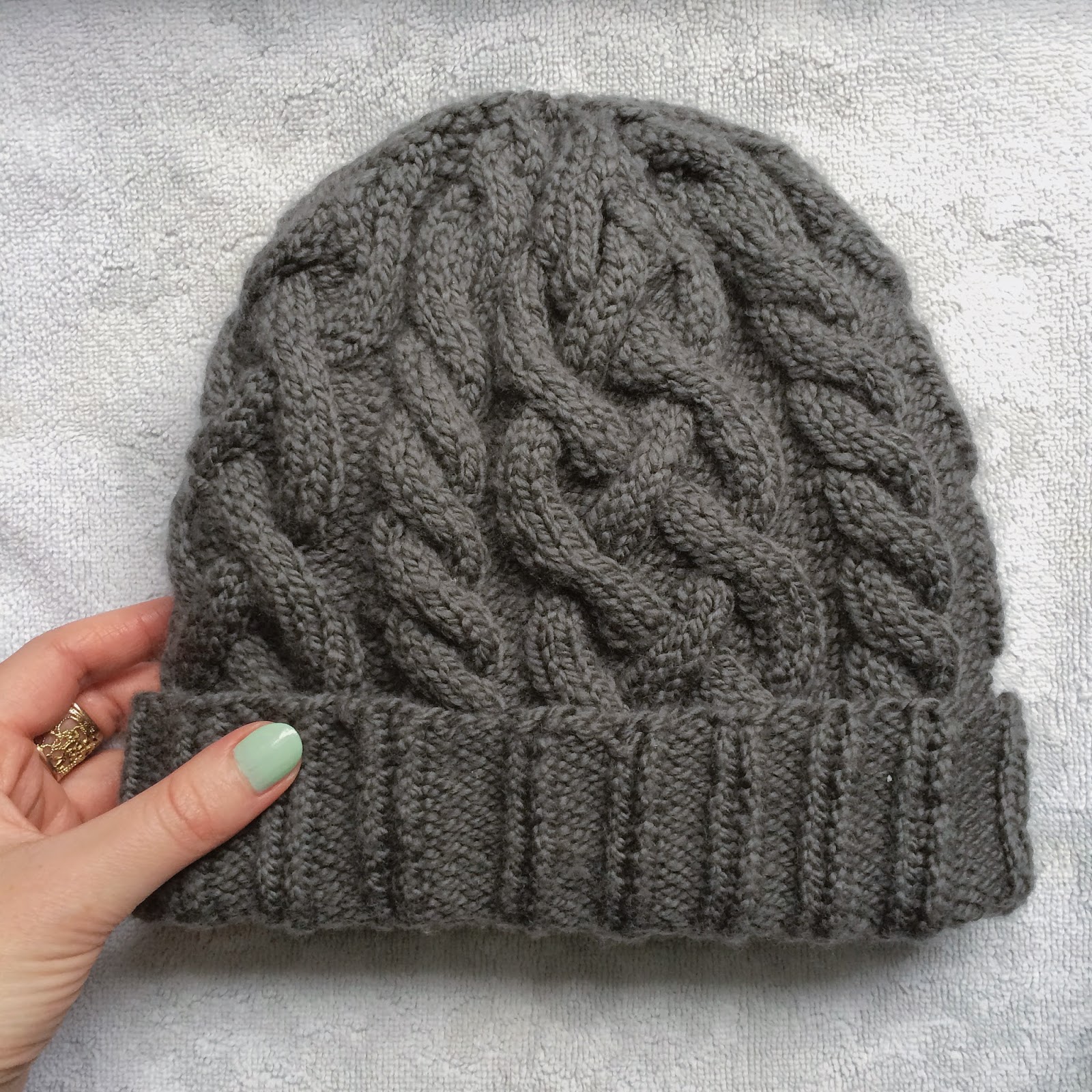 anna knits, etc.: anna knits - traveling cable hat