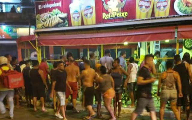 Quatro pessoas morrem e 13 ficam feridas em bar no Rio de Janeiro