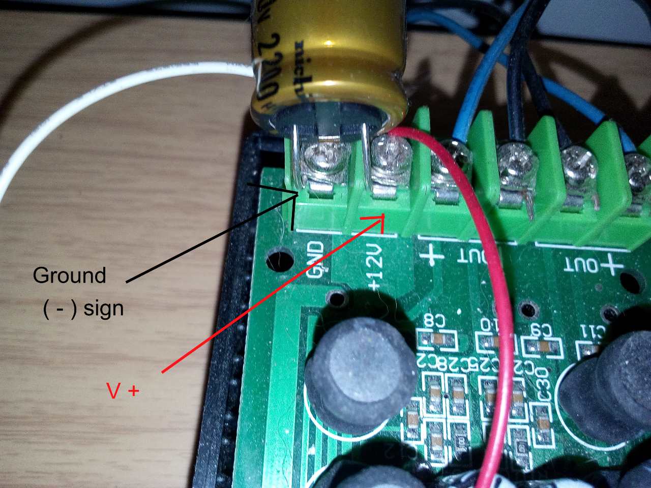 How to add power supply filter capacitor to amplifier board.