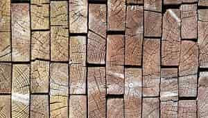 Sifat-sifat fisik kayu merupakan sifat yang berasal dari dalam kayu tersebut. Menurut Dumanauw (1990), sifat fisik kayu terdiri dari 12 sifat yaitu sebagai berikut: 1. Berat Jenis Kayu 2. Keawetan Alami Kayu 3. Warna Kayu 4. Sifat Higroskopik pada Kayu 5. Tekstur Kayu 6. Serat Kayu 7. Bobot Kayu 8. Kekerasan Kayu 9. Kesan Raba dan Kilap Kayu 10. Bau dan Rasa pada Kayu 11. Nilai Dekoratif Kayu 12. Sifat Fisik Lain pada Kayu
