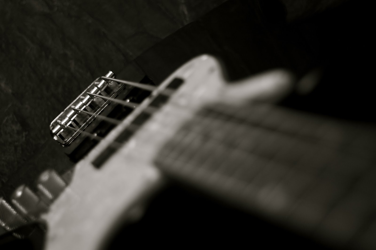 Your Home Recording Recording Bass Guitar Using a Direct Box or Microphone