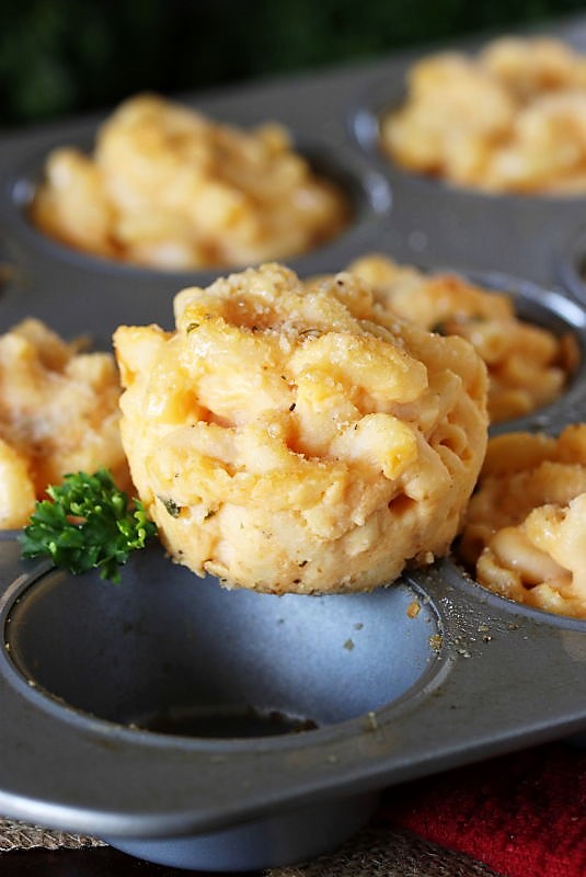 Mac and Cheese Muffins (The BEST Muffin Tin Macaroni & Cheese) The