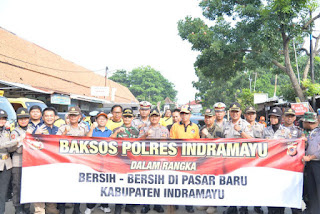Polri-TNI- Forkopimda Bersih-Bersih di Pasar Baru Polri-TNI- Forkopimda Bersih-Bersih di Pasar Baru