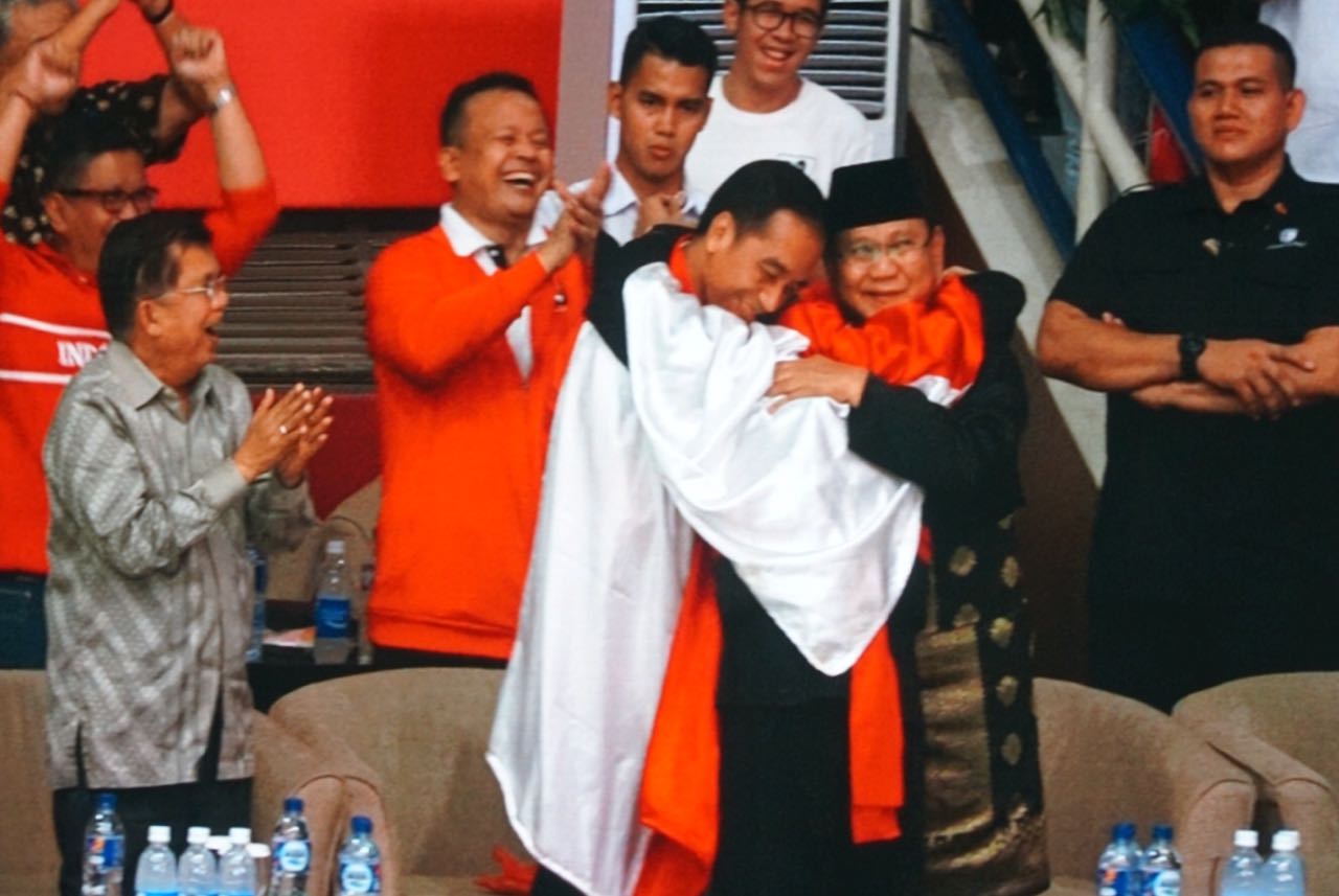 Terkuak! Ini Dalang Di Balik Pelukan Prabowo dan Jokowi