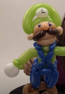 Luigi als Ballonfigur zur Ballondekoration.