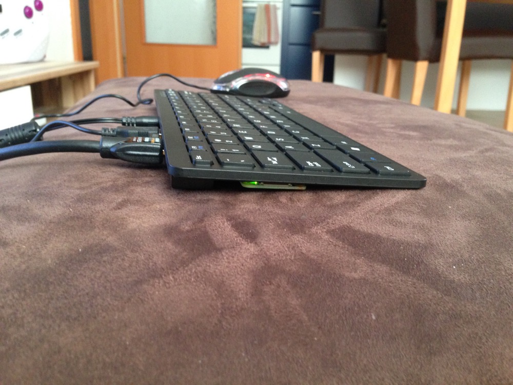 Raspberry Pi Zero with USB Hub in Mini Keyboard
