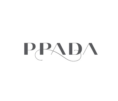 5 most famous handbags brand : PRADA