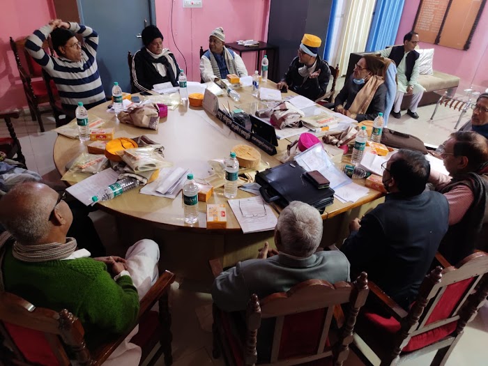 संस्कृत विश्वविद्यालय में कुलपति डॉ0 शशिनाथ झा की अध्यक्षता में आयोजित सिंडिकेट की बैठक