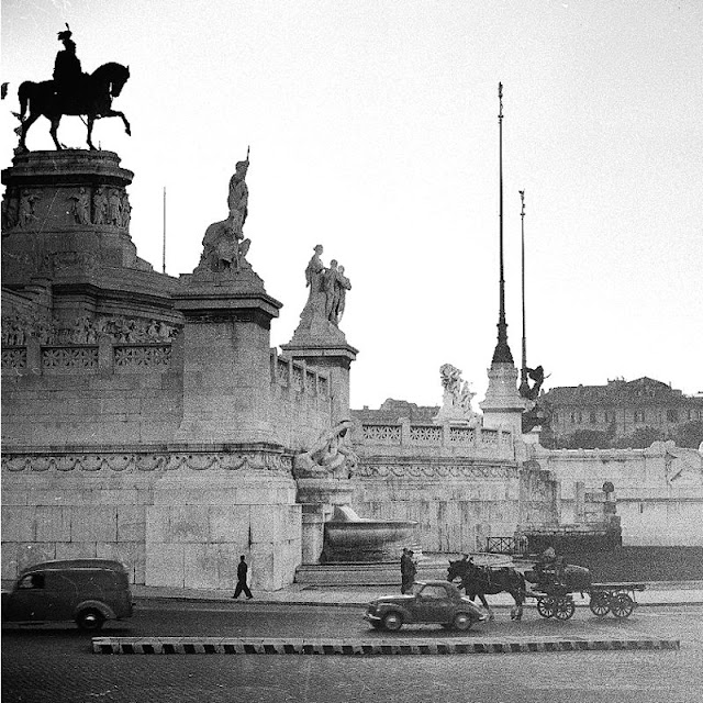 30 Wonderful Black and White Photos of Rome in the Post-WWII ~ Vintage ...