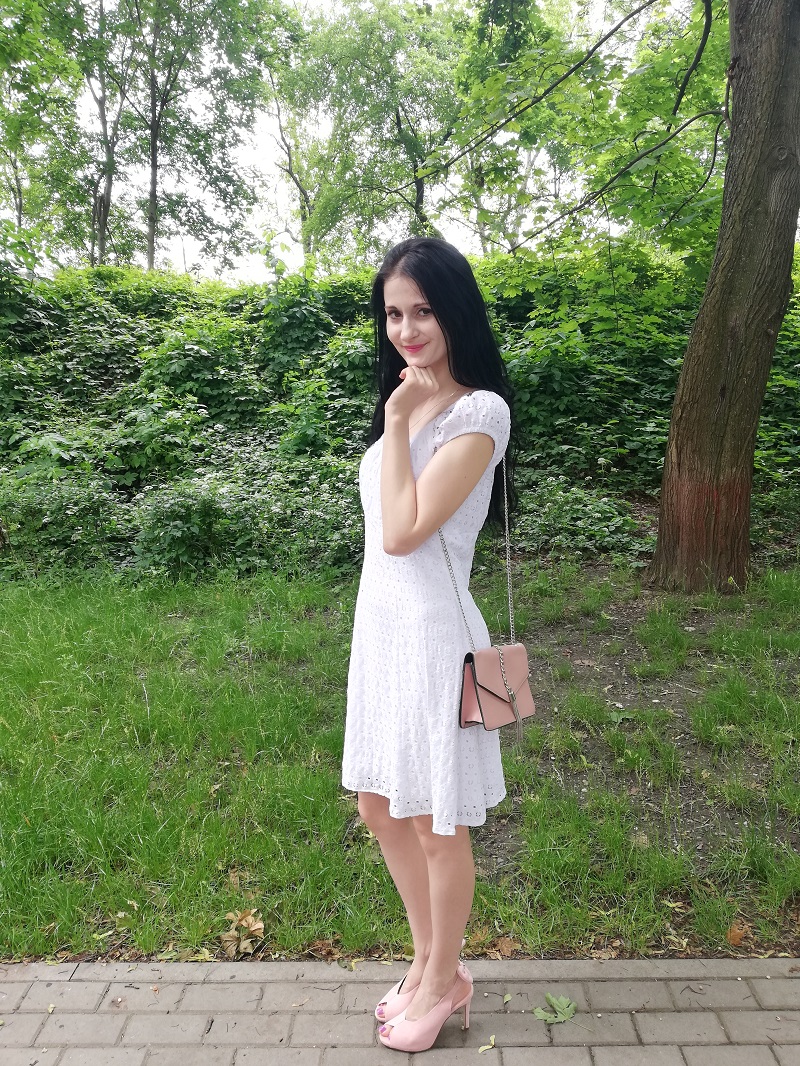 Orsay biała sukienka z ażurem