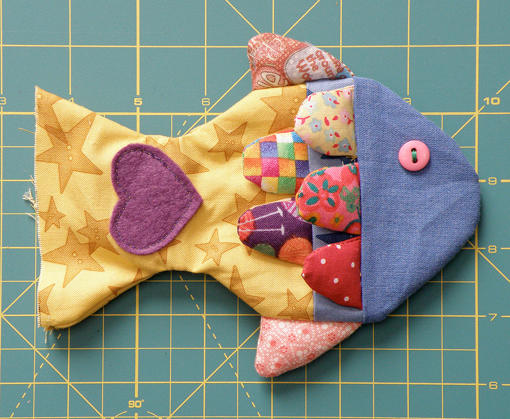 Fabric Toy Fish Free Sewing Pattern DIY Tutorial Ideas!