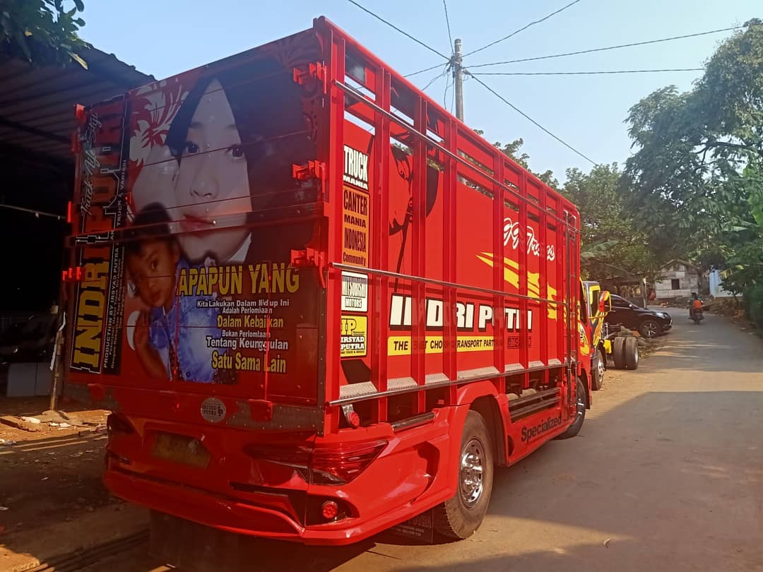 Modifikasi Truk Canter Warna Merah Milik 99 Transport Siap Ngebut