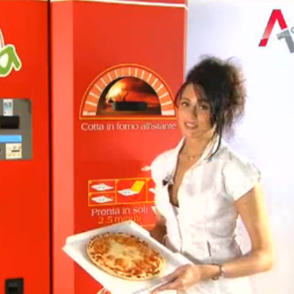 Video : その場で生地をこねて、焼き上げてくれる本格的なピザの自動販売機 ! !