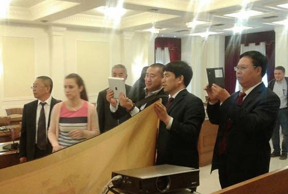 ΠΟΙΟΙ ΕΙΝΑΙ ΟΙ ΚΙΝΕΖΟΙ ΠΟΥ ΕΠΙΣΚΕΦΘΗΚΑΝ ΤΗΝ ΚΑΣΤΟΡΙΑ ΠΟΙΟΙ ΕΙΝΑΙ ΟΙ ΚΙΝΕΖΟΙ ΠΟΥ ΕΠΙΣΚΕΦΘΗΚΑΝ ΤΗΝ ΚΑΣΤΟΡΙΑ