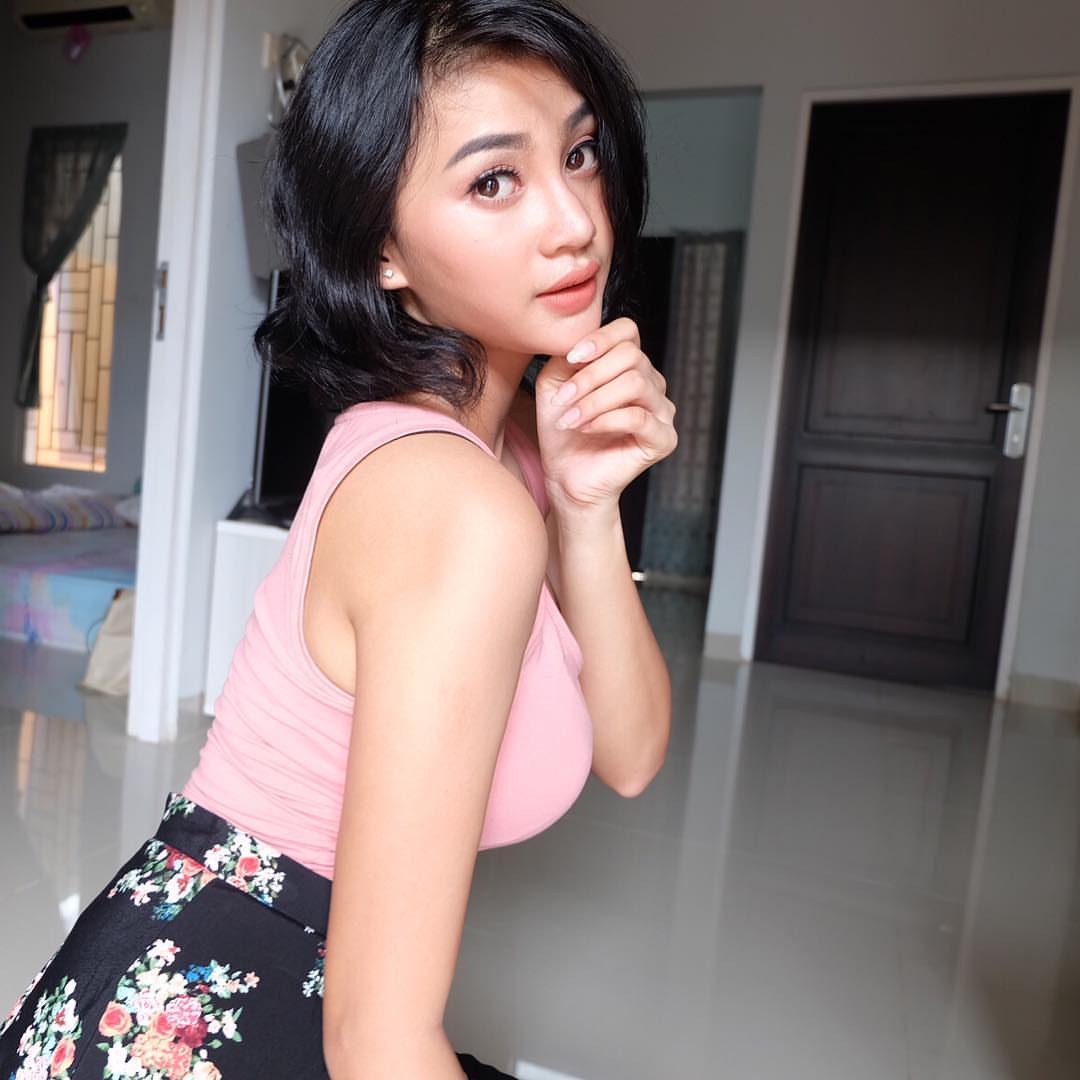 √ Dessy Eccy Punon Gadis Cantik yang Mirip Ariel Tatum - Riwayatmu