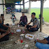 Sambil Ngopi Anggota Polsek Simpang Ulim Bersama Warga Bahas Kamtibmas