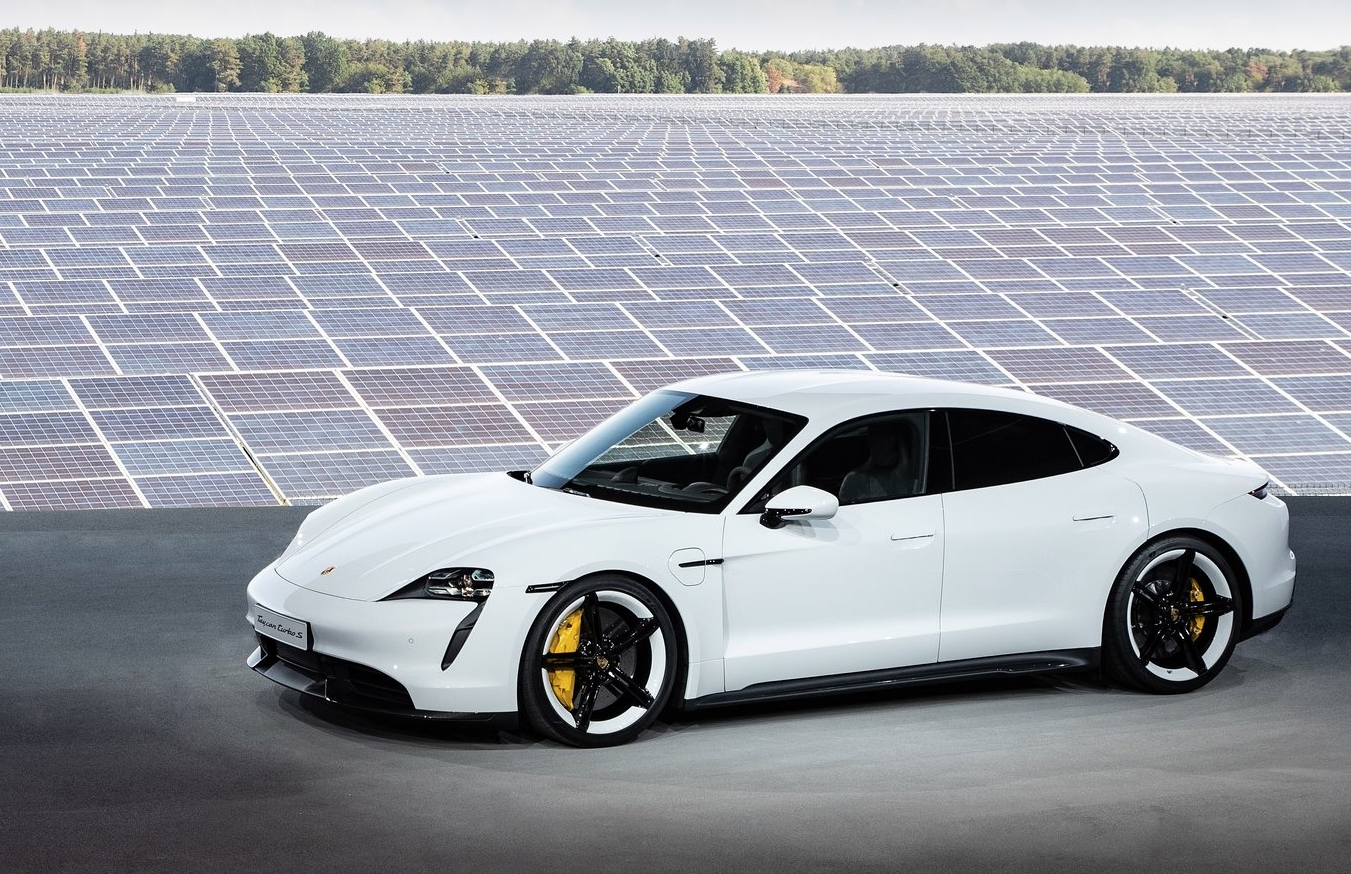 Porsche Taycan Turbo S 2020 AZHCARS