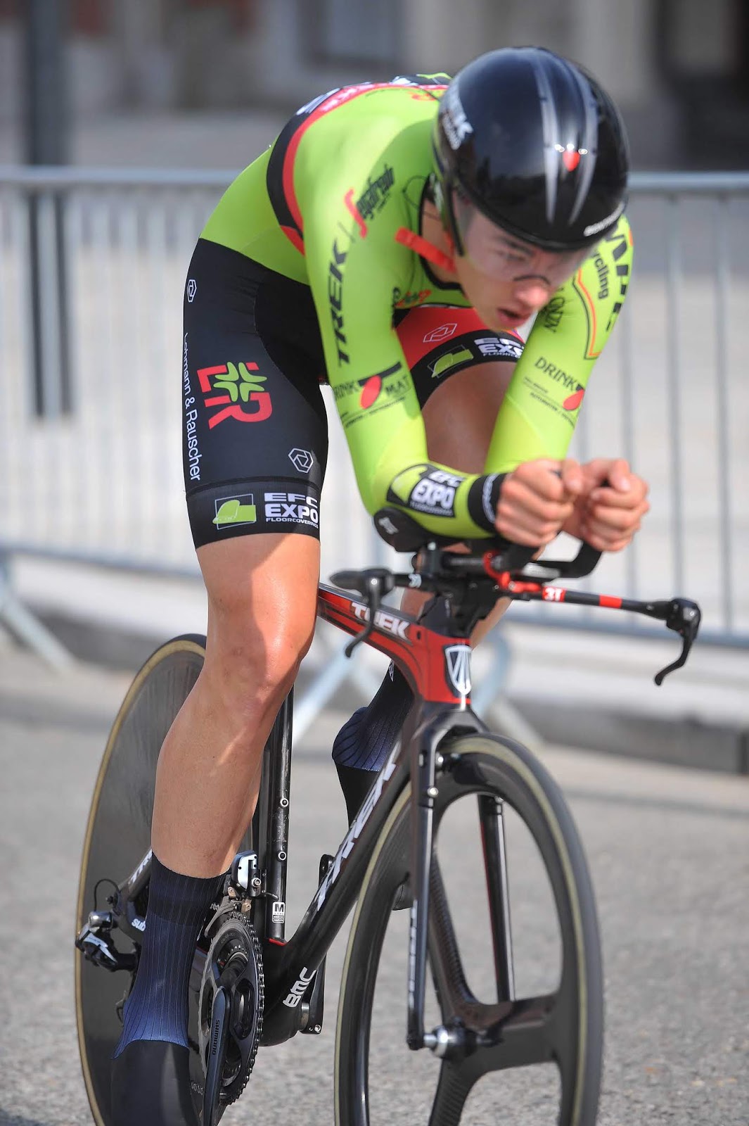 WIELERJAARBOEK WIELERDAGBOEK Senior Cycling Writer Bernard Callens