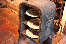 The first microwave oven! (Plate warmer)