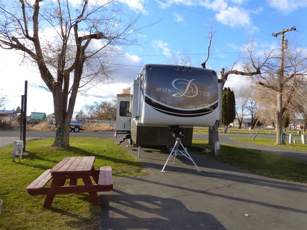 Rich & Kelly's Traveling Adventures Monday, November 4, 2013 (Alturas, CA)