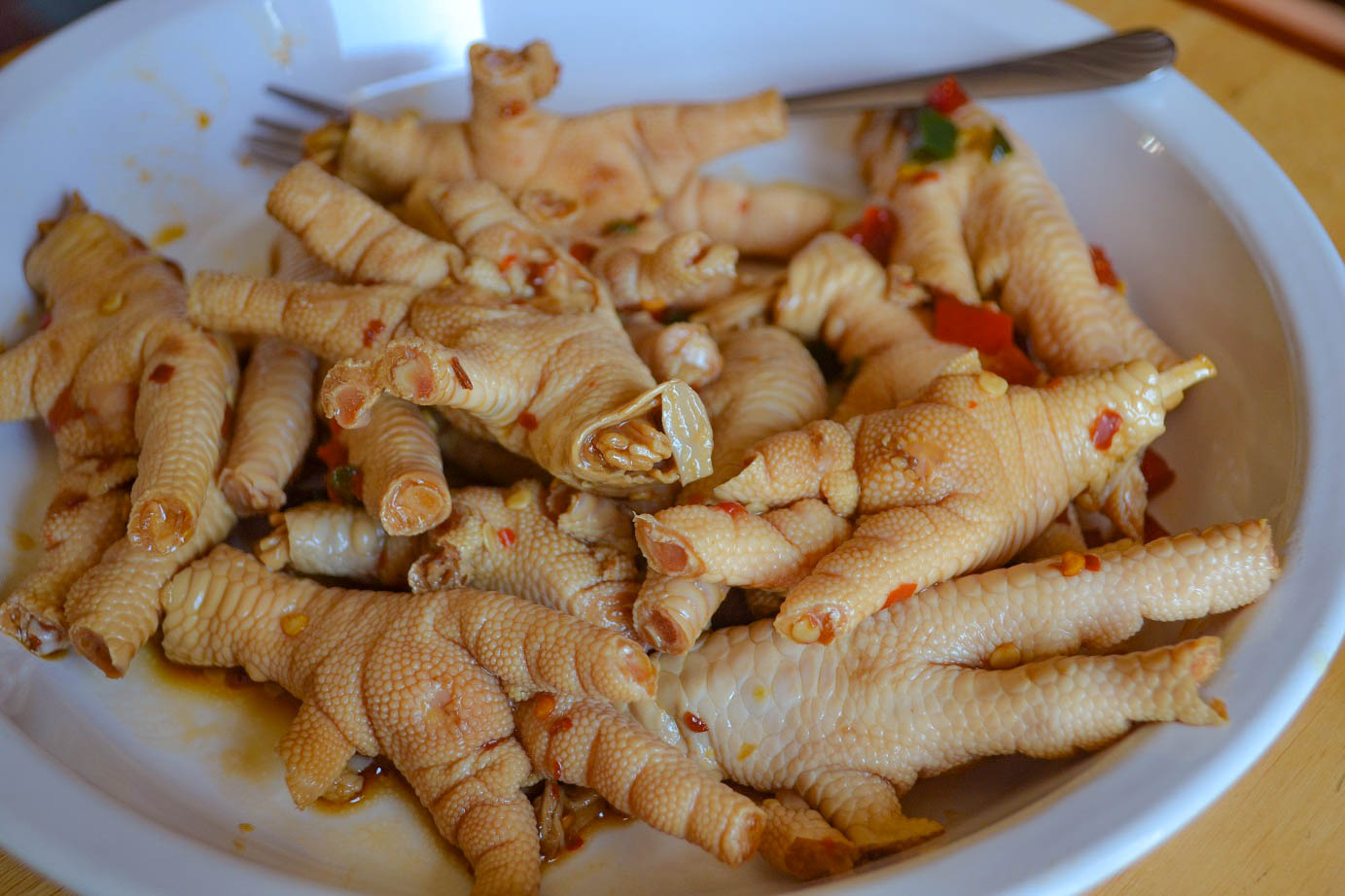 Greedy Girl Battle of the chicken foot.