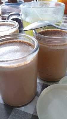 Yaourt velouté au café; Et au lait de coco! ;Yaourt velouté au café; Et au lait de coco!