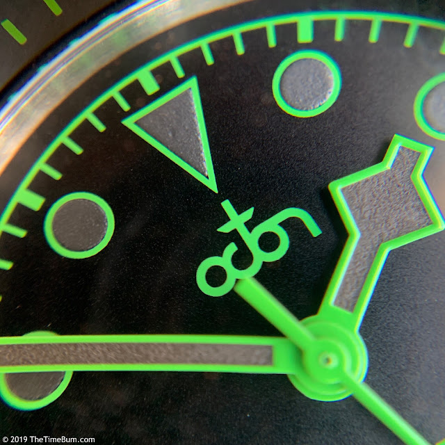 Octon automatic dive watch black green detail